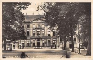 BR71016 den haag paleis h m de koningin moeder real photo netherlands