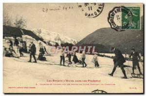 Old Postcard of Sports & # 39hiver Pyrenees Ski Skiers and Lugges on snow slo...