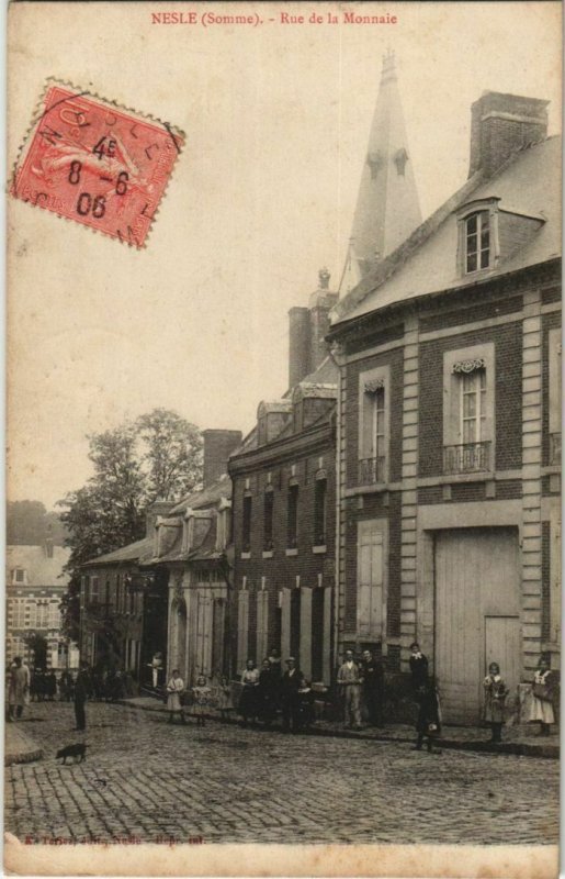 CPA NESLE Rue de la Monnaie (758246)