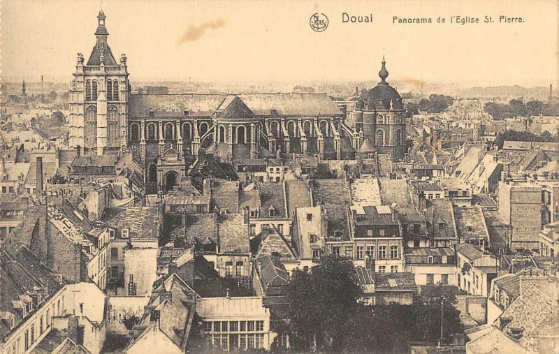 B105630 France Douai Panorama de l'Eglise St Pierre Church