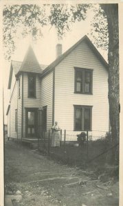 Postcard RPPC Iowa Fort Madison Residence Home roadside 23-2913