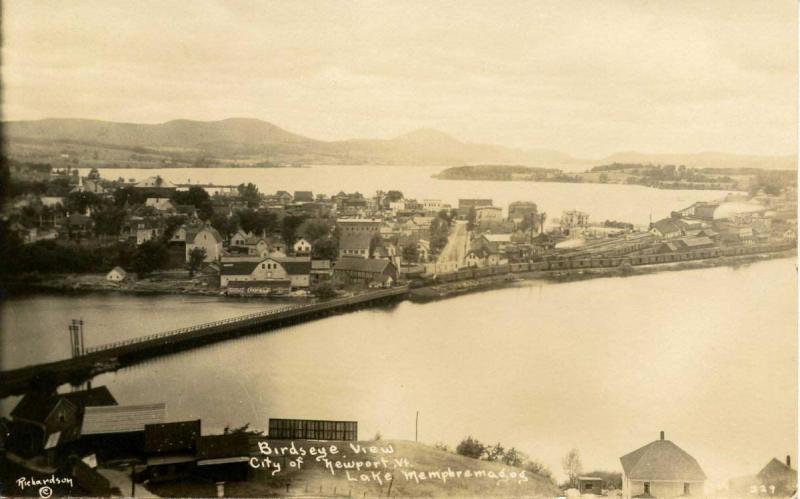 VT - Newport. Bird's Eye View of City and Lake.    *RPPC