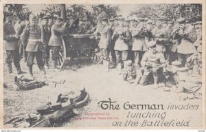 War 1914-18; German invaders Lunching