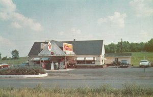 WARRENTON , Virginia, 1950-60s ; Stuckey's Pecan Shoppe, TEXACO Gas Station