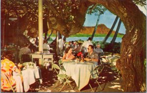 Postcard Hawaii Honolulu - Halekulani Hotel - Dining on coral lanai Hau Trees