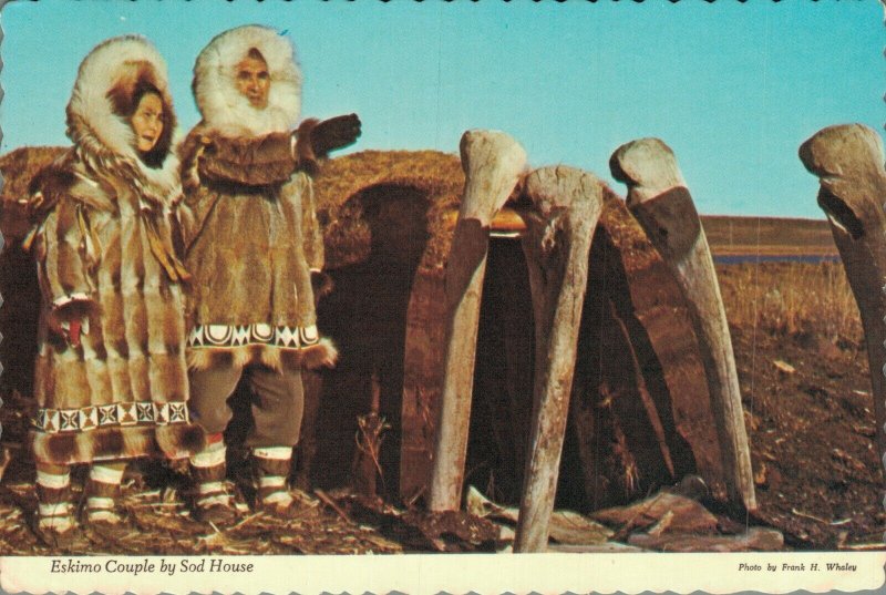 USA Alaska Eskimo Couple by Sod House Vintage Postcard BS.10 