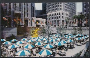 America Postcard - Rockefeller Center and Lower Plaza, New York   RT596