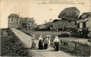 CPA TREGASTEL - La Descente a la mer (994675)