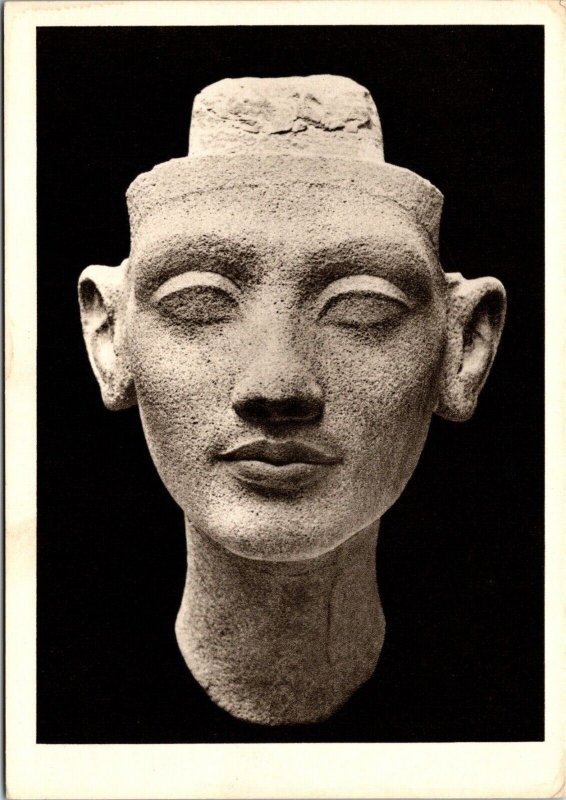 Head bust of Queen Nefertiti Egyptian Sculpture Berlin Museum  Postcard