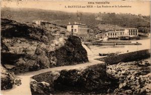 CPA Cote VERMEILLE - BANYULS-sur-MER - Les Rochers et la Laboratioire (451353)