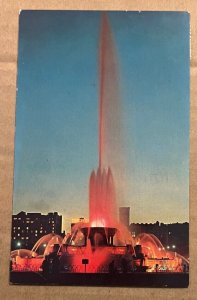 VINTAGE  POSTCARD 1965 USED - BUCKINGHAM MEMORIAL FOUNTAIN, CHICAGO, ILLINOIS