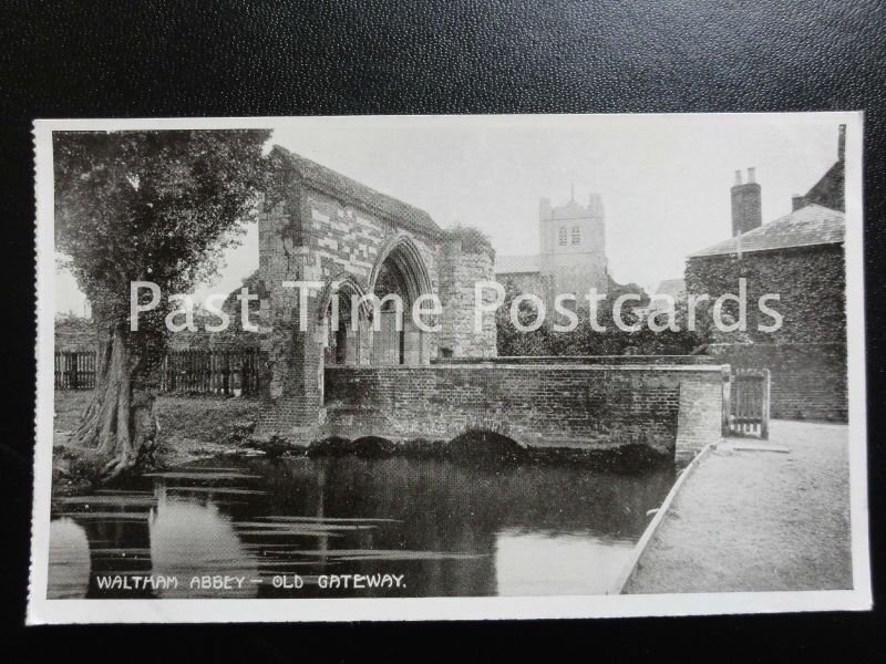 c1919 RPPC - Waltham Abbey, Old Gateway