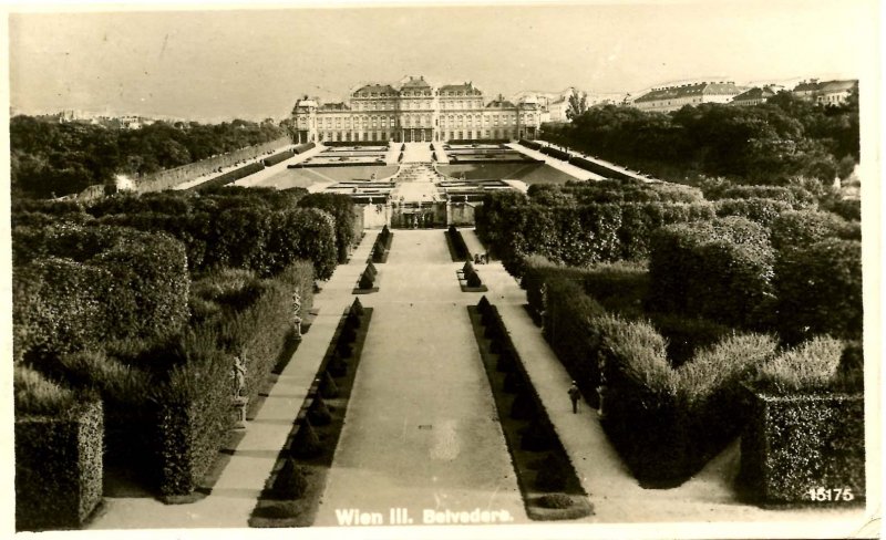 Austria - Vienna. Belvedere Palace and Gardens     *RPPC