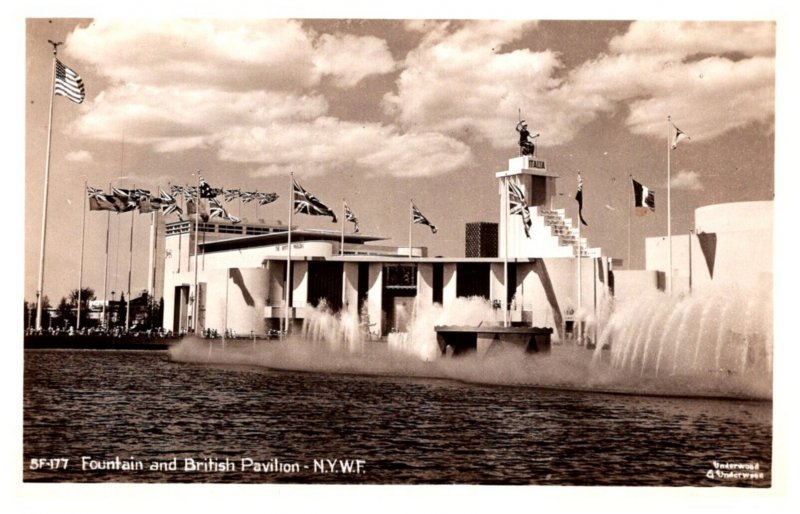 New York 1940 World's Fair Fountain and Brtitish  Pavilion