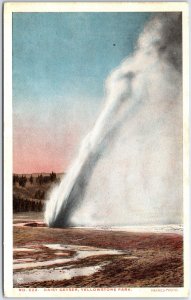 VINTAGE POSTCARD DAISY GEYSER ERUPTING AT YELLOWSTONE PARK BY HAINES c. 1910