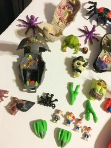 Vintage Mighty Max Bluebird & Hot Wheels Reef Raiders Lot Figures  SKU 080-031