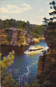 Sightseeing Boat High Rock Wisconsin Dells Wisconsin 1976