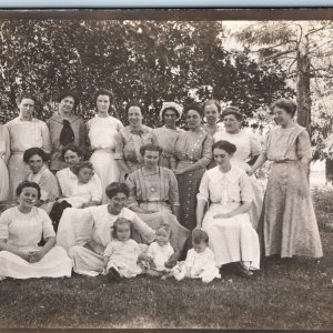 c1910s Lovely Women Kid Group RPPC Photo Cute Lady Dress Fashion Picnic Park A78