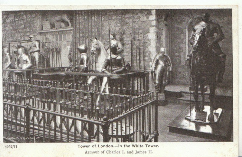 London Postcard - In The White Tower - Armour of Charles 1 and James 11 -TZ1712