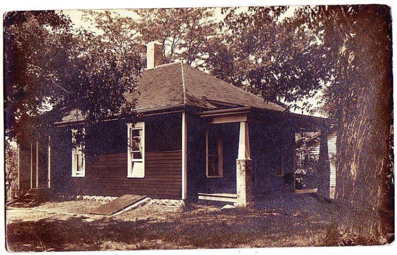 1912 CENTER POINT Iowa Real Photo Postcard Home Ia