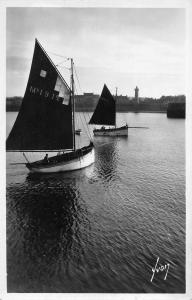 BR53514 Roscoff Bateaux de peche rentrant au port ship bateaux      France