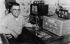 WOPIP HAM RADIO QSL PAUL MINNEHAN ADAZA IOWA DEXTER PRESS POSTCARD (c. 1940s)