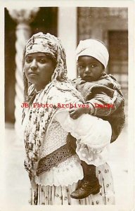 Mauresque et son Enfant, RPPC, Morocco, Mauritania, Mother with Child,LM No 1011