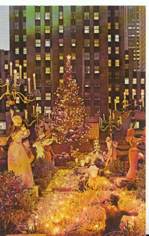 America Postcard - Christmas at Rockefeller Centre - New York City - Ref TZ3050