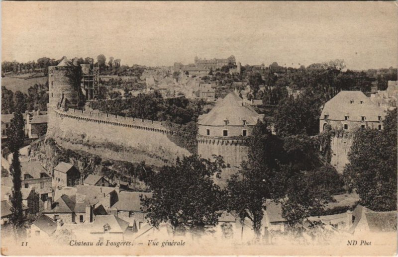 CPA Fougeres vue generale du Chateau (1237597)