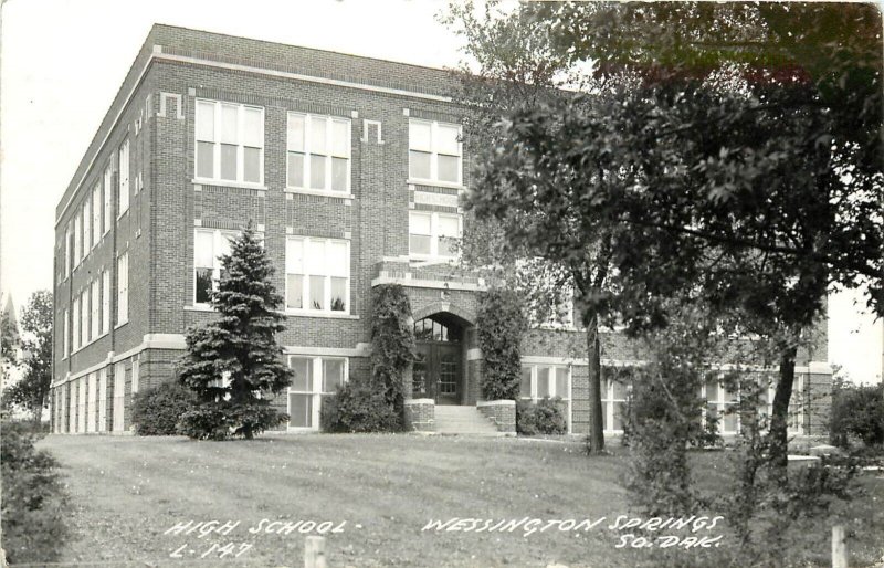 1940s RPPC Wessington Springs SD High School, Jerauld County, LL Cook L-147