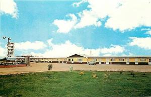 Canada, Saskatchewan, Whitewood, Triple G Motel, Dexter Color No. 4636-C