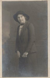 Genealogy Postcard - Ancestors - Fashion - RP of Well Dressed Young Lady RS23195