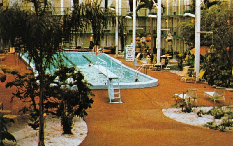 LEXINGTON, Kentucky KY  CONTINENTAL INN MOTEL Garden Pool  ROADSIDE  Postcard