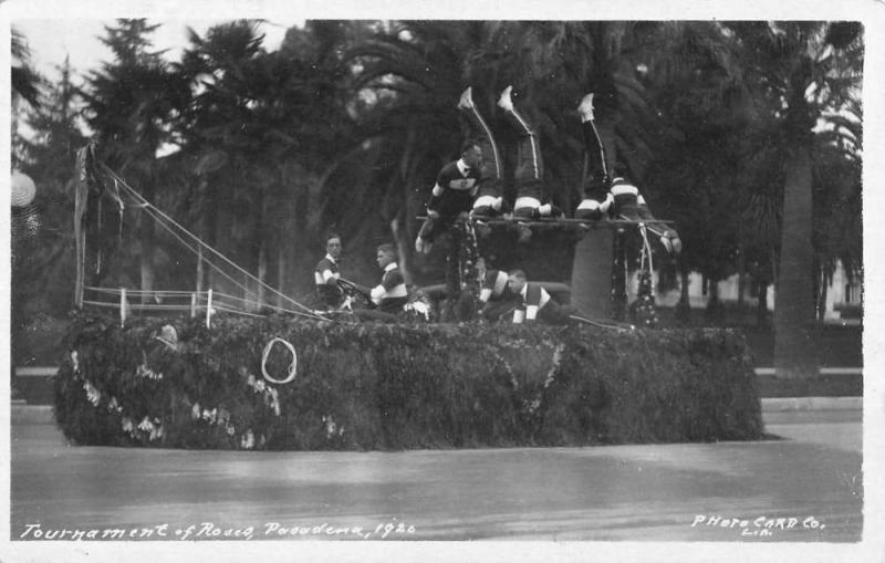 Pasadena California view of Tournament of Roses float real photo pc ZA440597