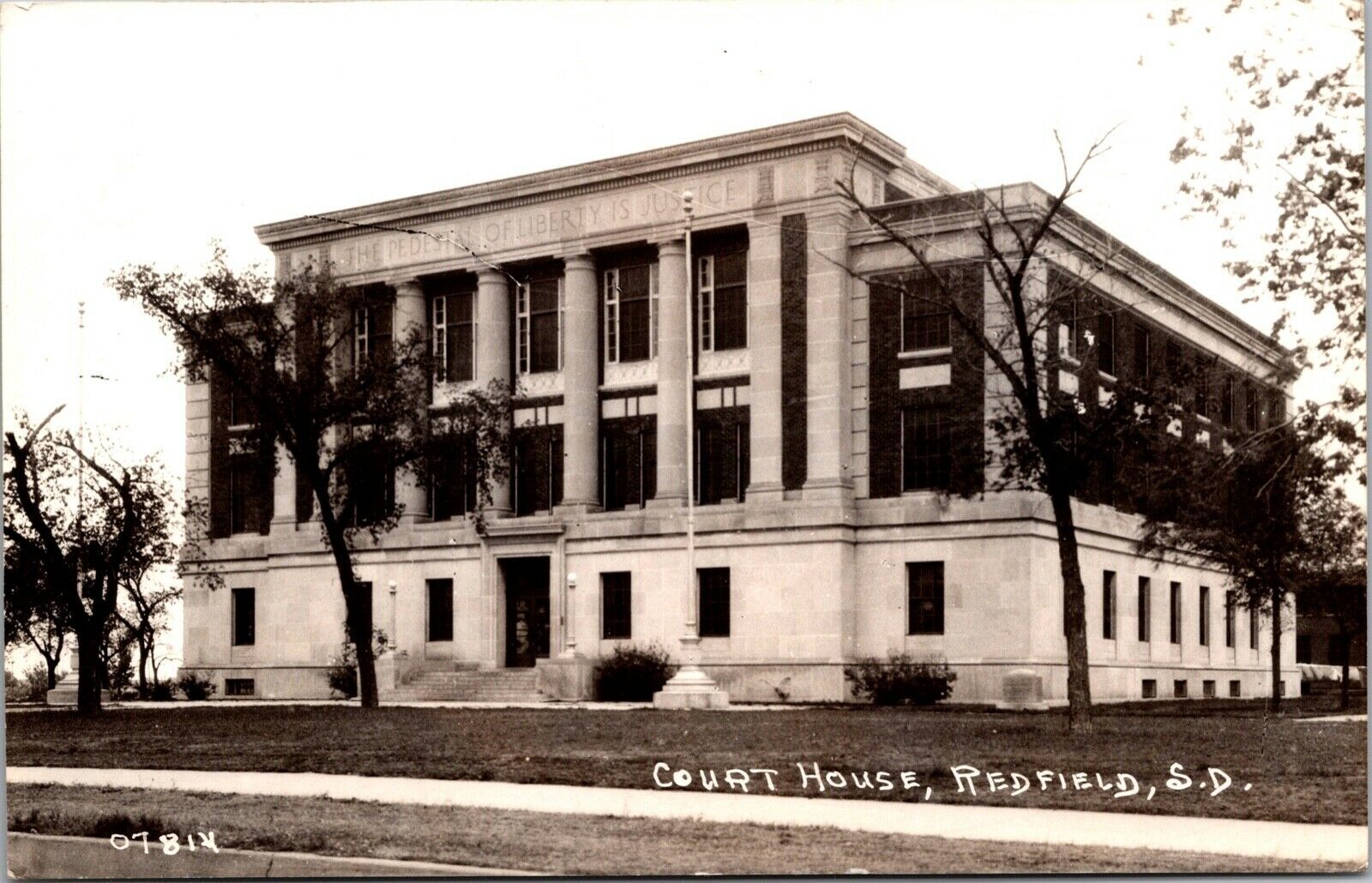 Real Photo Postcard Courthouse in Redfield, South Dakota1672 United