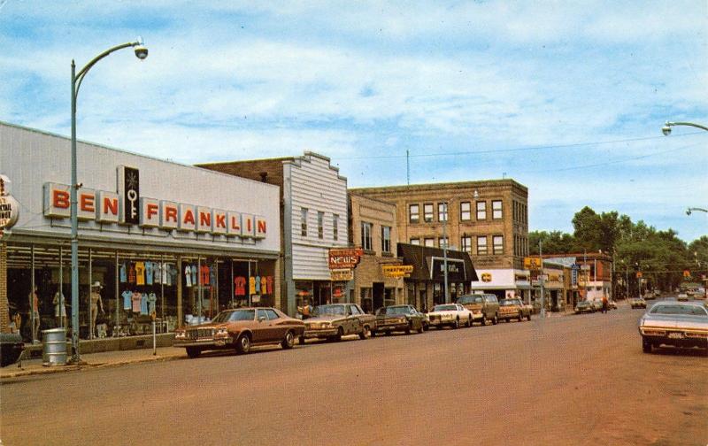 Iron River MI~Genesee Street~Ben Franklin Store~News~Smartwear~1960-70 Cars 