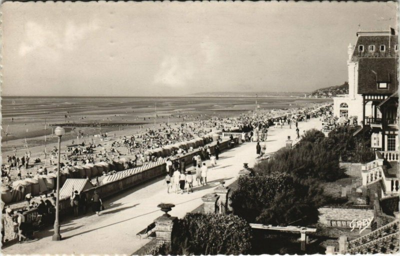 CPA CABOURG - Perspective de la Plage (141117)