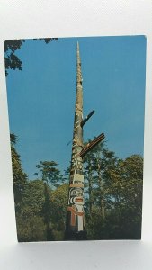 Vintage Postcard Worlds Tallest Totem Pole Victoria Canada 127ft