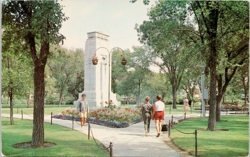 Regina SK Victoria Park Memorial for Fallen Soldiers WW1 WW2 Unused Postcard G35