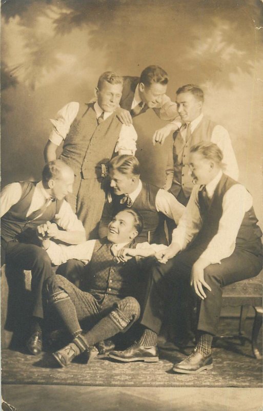 Postcard Young men elegant vintage clothing group photo