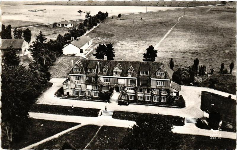 CPA VERNEUIL-sur-AVRE - L'École des Roches - La prairie (297130)