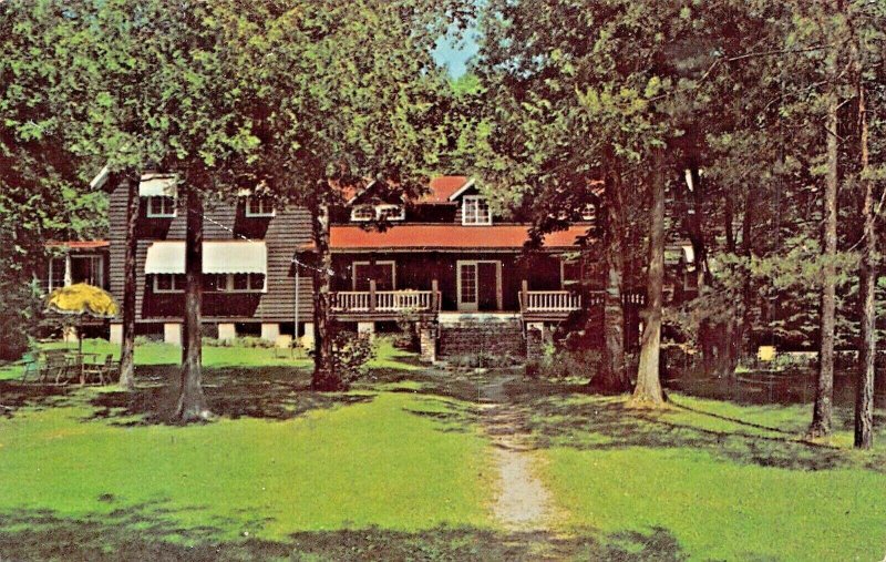 SISTER BAY WISCONSIN~HOTEL DuNORD-MODERN ROOMS & COTTAGES~1968 POSTCARD