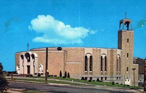 VINTAGE STANDARD SIZE POSTCARD ST. JAMES ROMAN CATHOLIC CHURCH JAMESTOWN NY