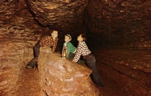 The Grand Piano,Mark Twain Cave,Hannibal,MO BIN