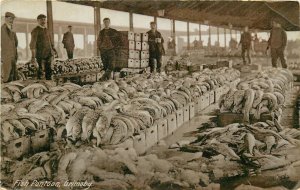 Postcard C-1910 UK Fish Market interior employees occupational UK24-3004