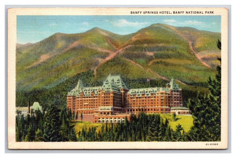 Banff Springs Hotel Alberta Canada UNP Linen Postcard Z3