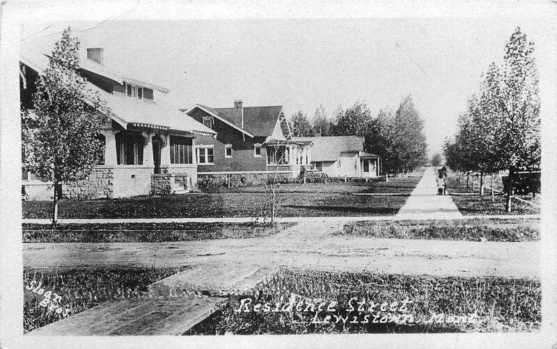 C-1910  Lewiston Montana Residence Street RPPC Photo Postcard 2540