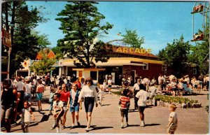 Postcard AMUSEMENT PARK SCENE Salem New Hampshire NH AK2104