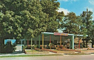 Ponce Puerto Rico Star Drive-In Restaurant Postcard