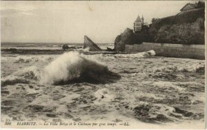 CPA Biarritz Villa Belza et le Cachaou par gros temps FRANCE (1126864)